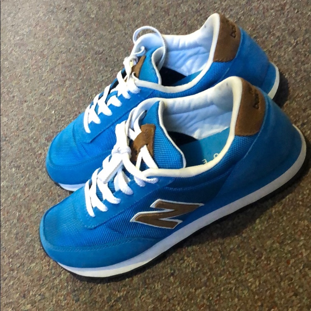 New balance tennis shoes